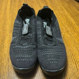 Men’s black vapor max